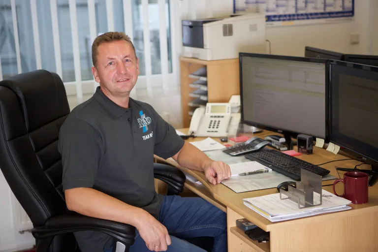 Starte durch als Sachbearbeiter für Laserschneiden